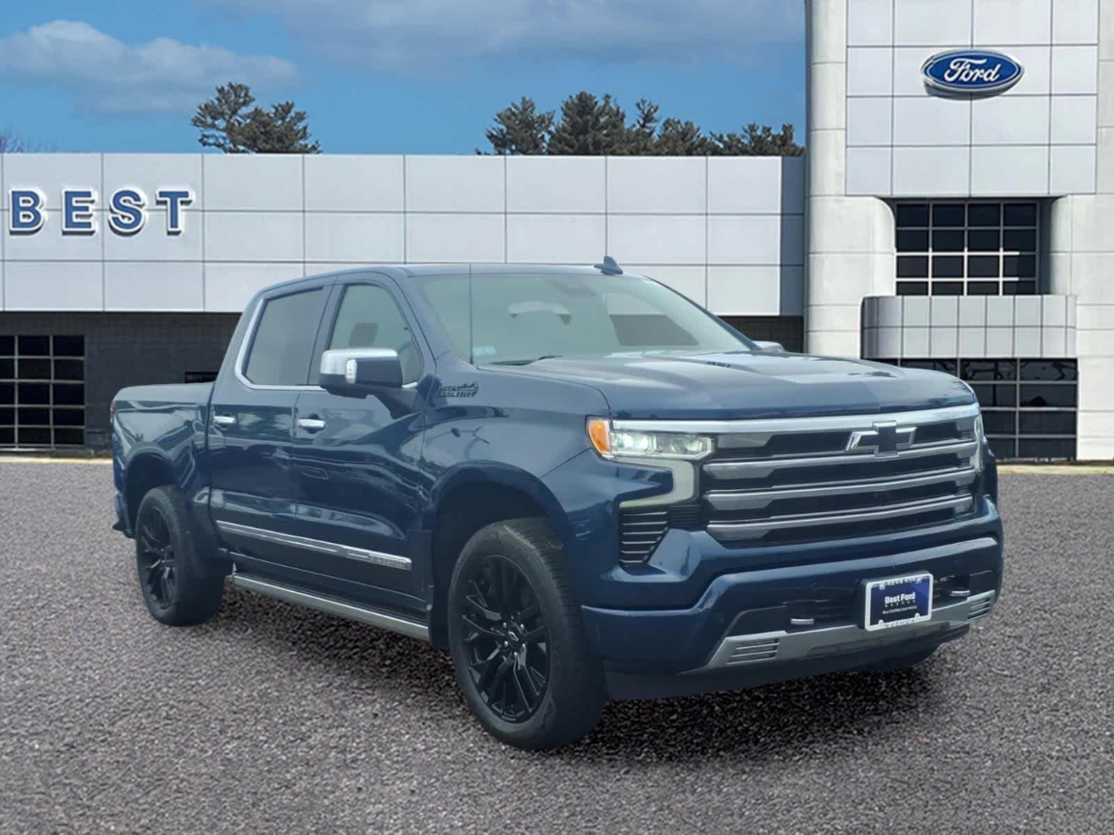 Used 2023 Northsky Blue Metallic Chevrolet High Country image 9