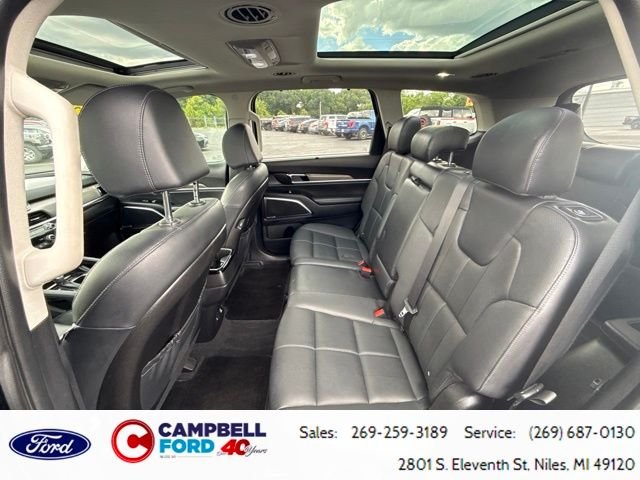 Used 2022 Black Kia SX image 18