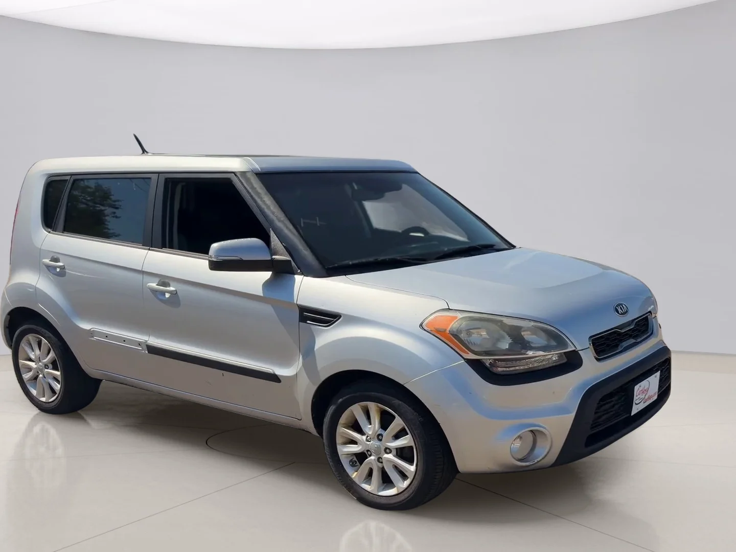 Used 2013 Silver Kia ! WAGON image 6
