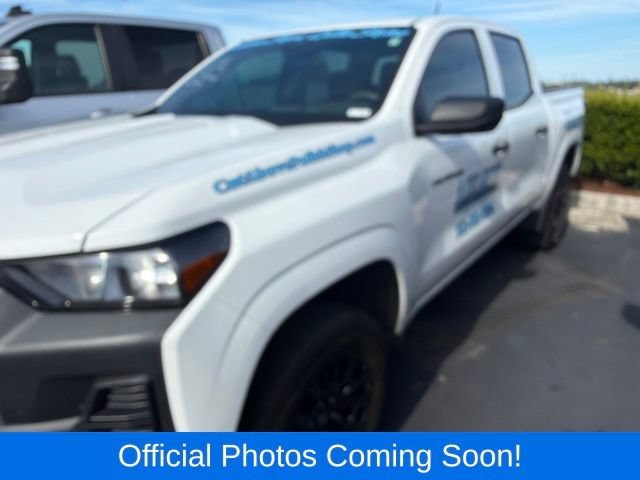 Used 2026 Summit White Chevrolet WT image 4