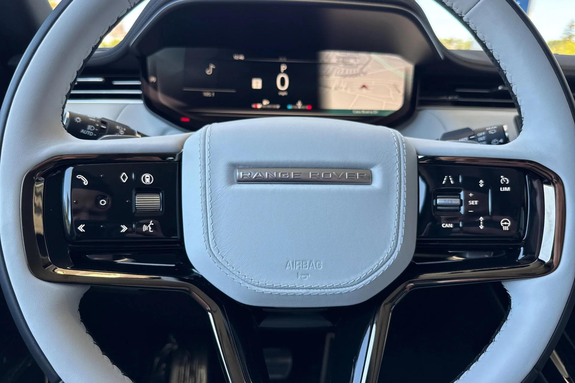 New 2026 Charente Grey Land Rover Dynamic SE image 26
