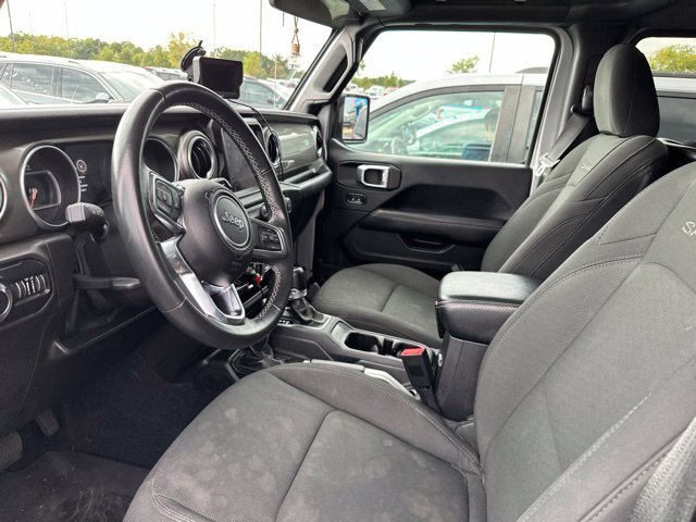Used 2018 Silver Jeep Sahara 4x4 image 7