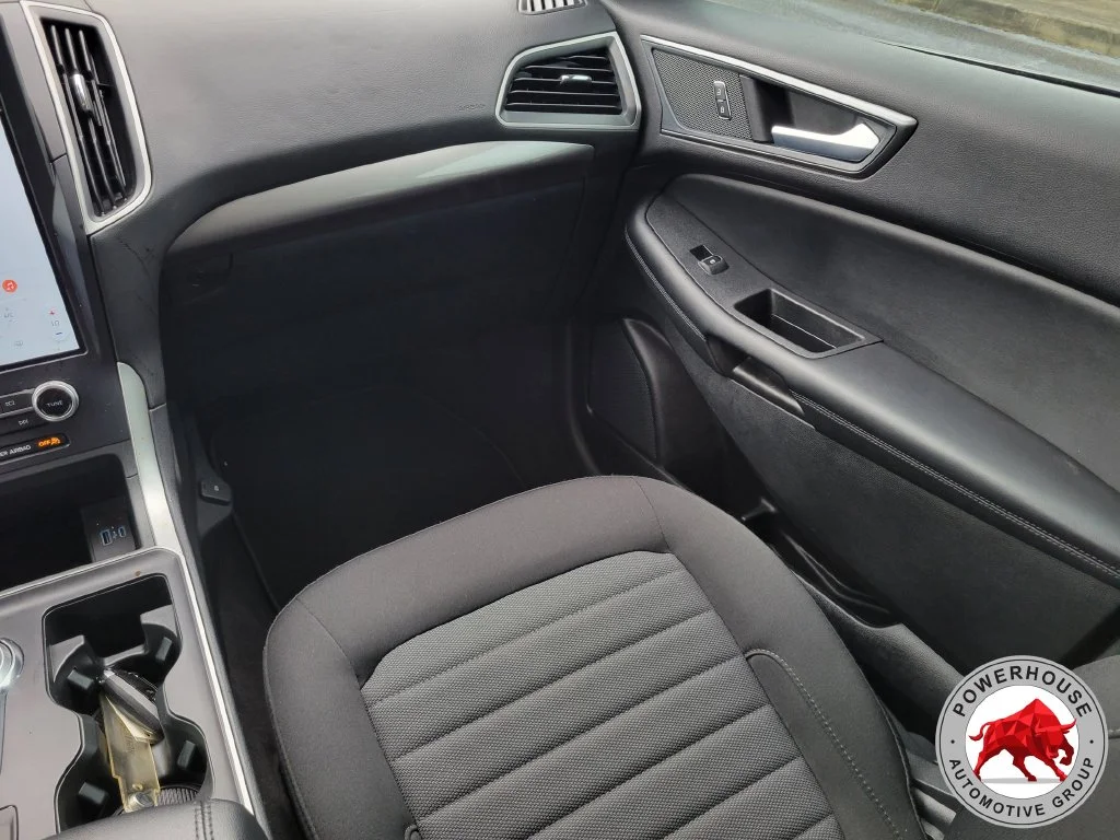 Used 2024 Black Ford SE image 20