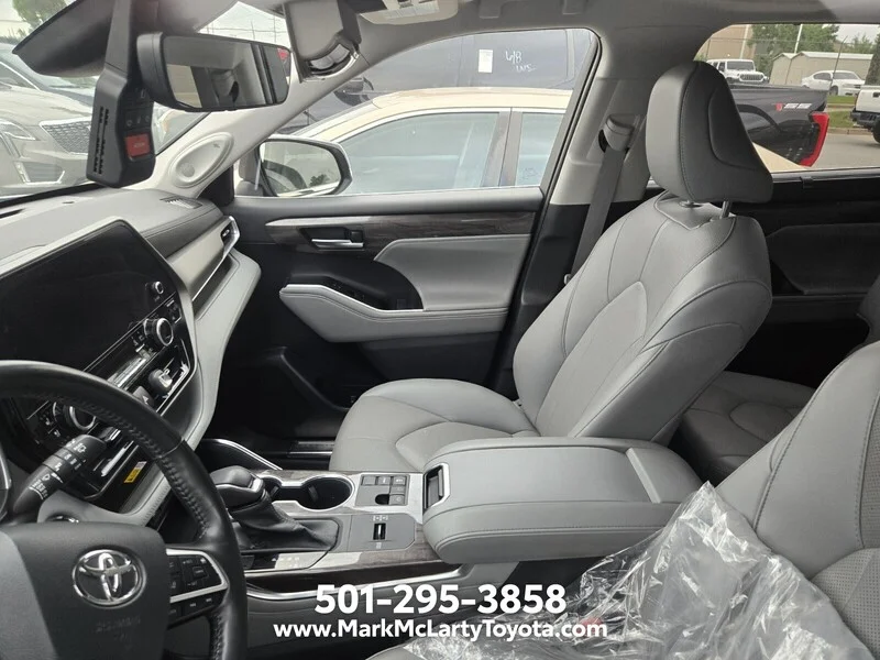 Used 2023 Celestial Silver Metallic TOYOTA LIMITED image 2