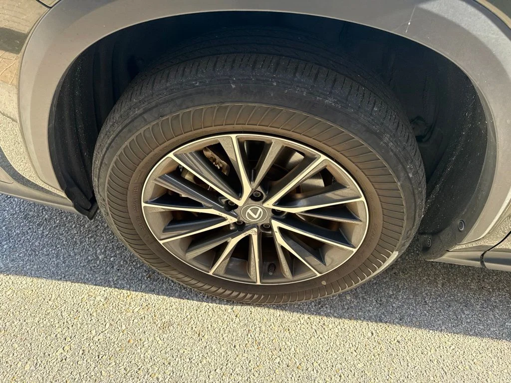 Certified Used 2024 Green Lexus 350 Premium image 5