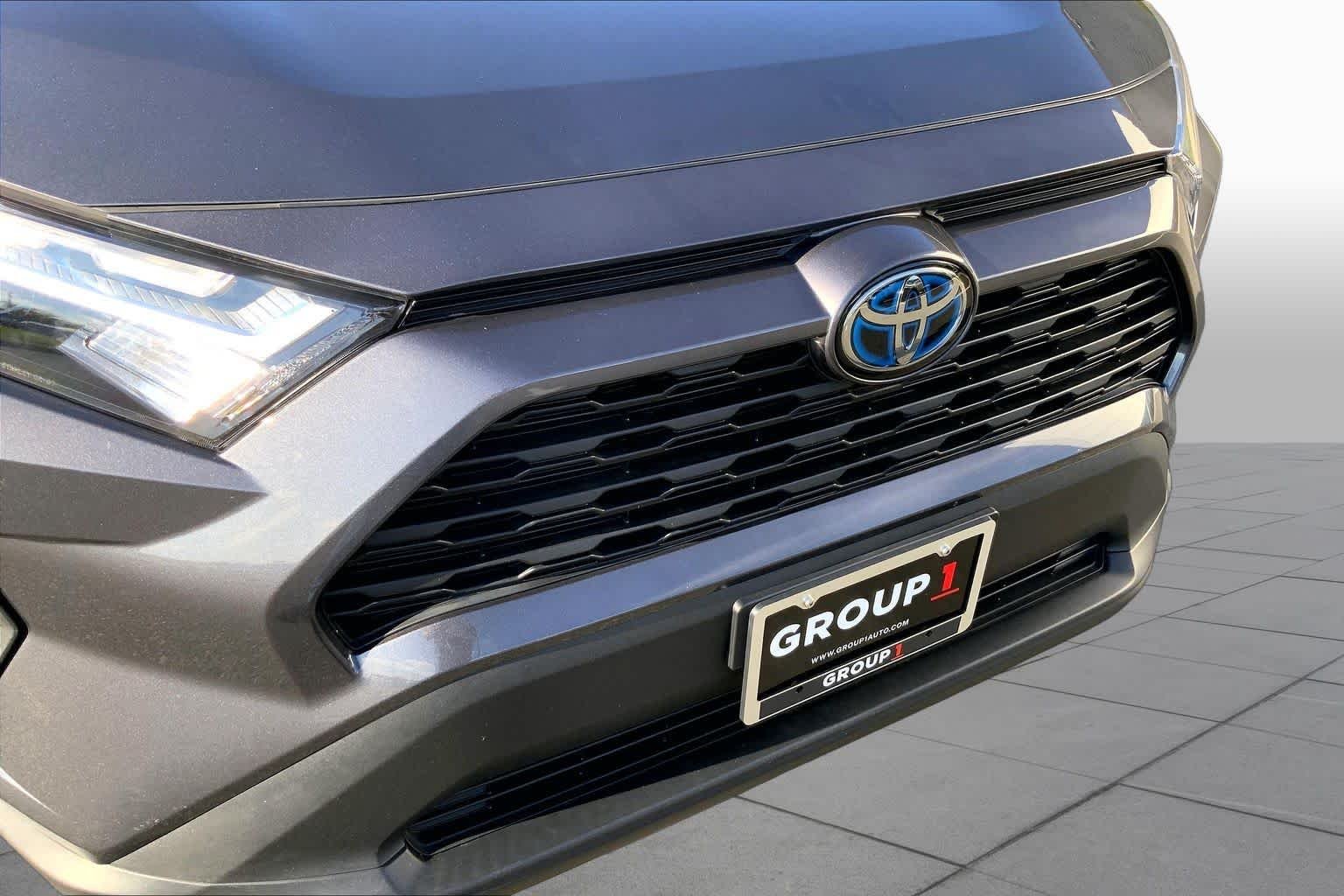Used 2022 Magnetic Gray Metallic Toyota Hybrid XLE image 59
