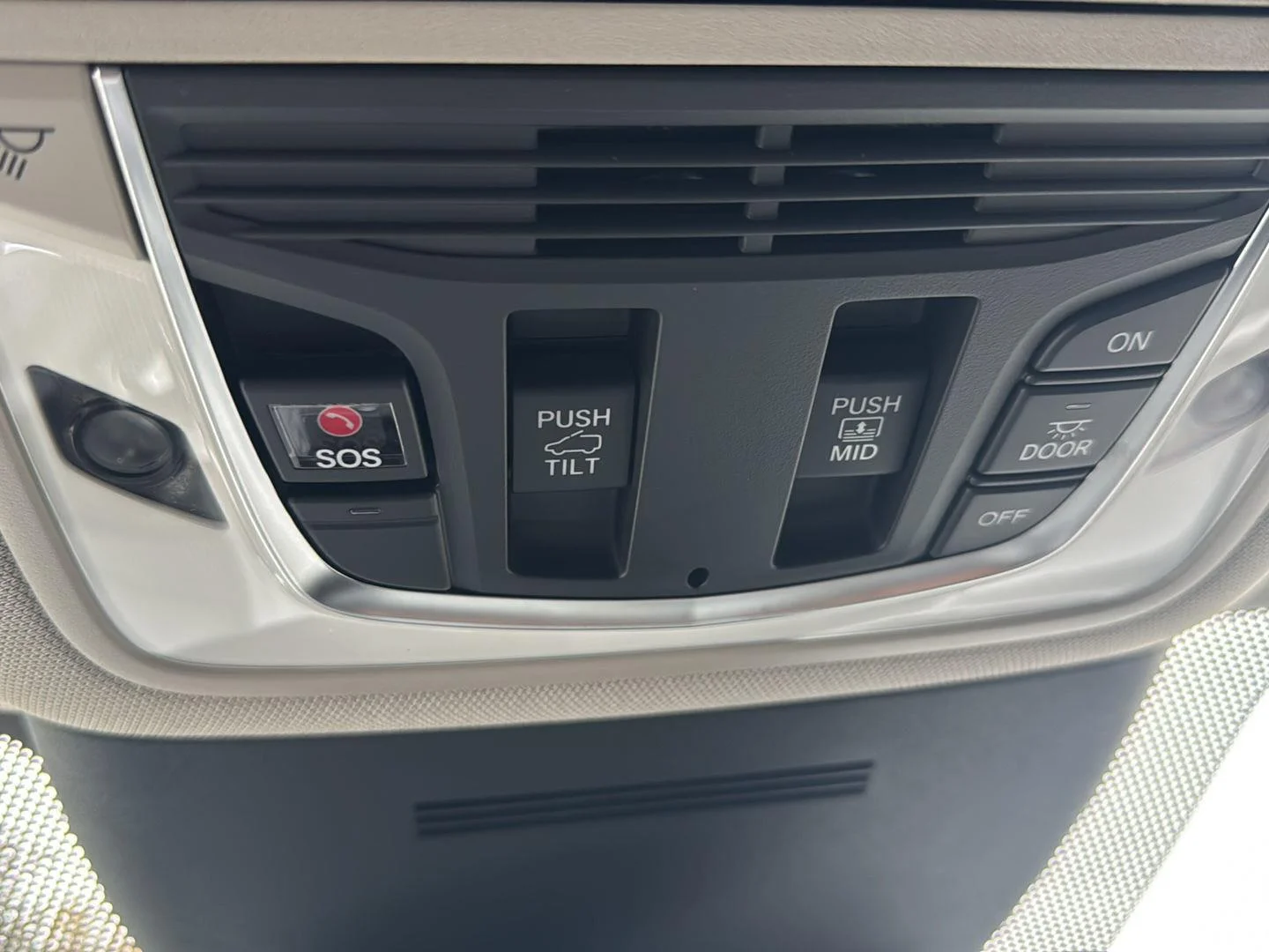 New 2026 Liquid Carbon Metallic Acura SH-AWD w/Tech image 36