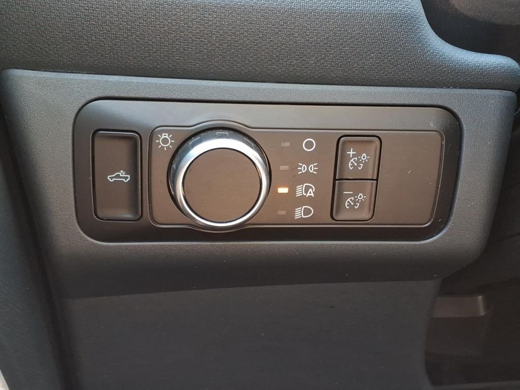 Used 2024 Oxford White Ford XLT image 19