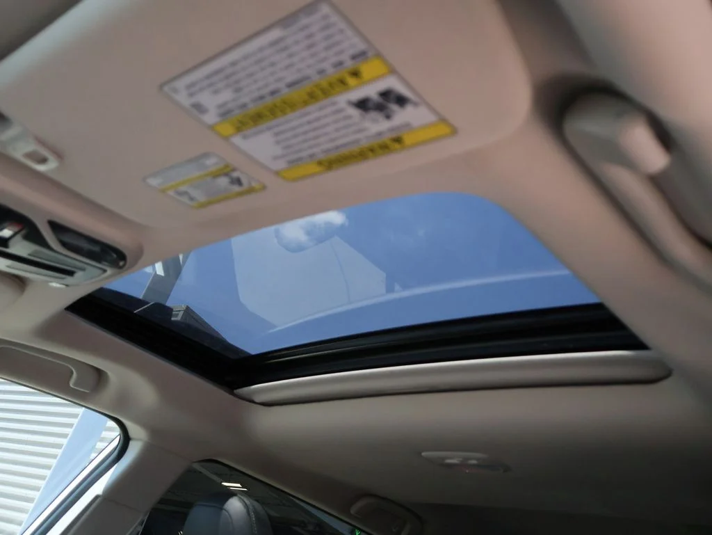 Used 2025 White Subaru Onyx Edition image 25