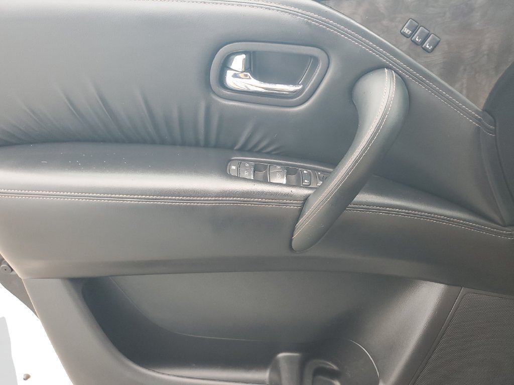 Used 2022 White Nissan Platinum 4WD image 23