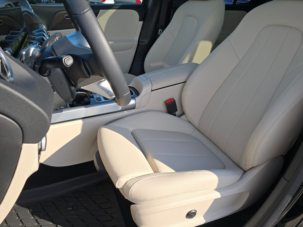 New 2026 Night Black Mercedes-Benz GLB 250 image 26