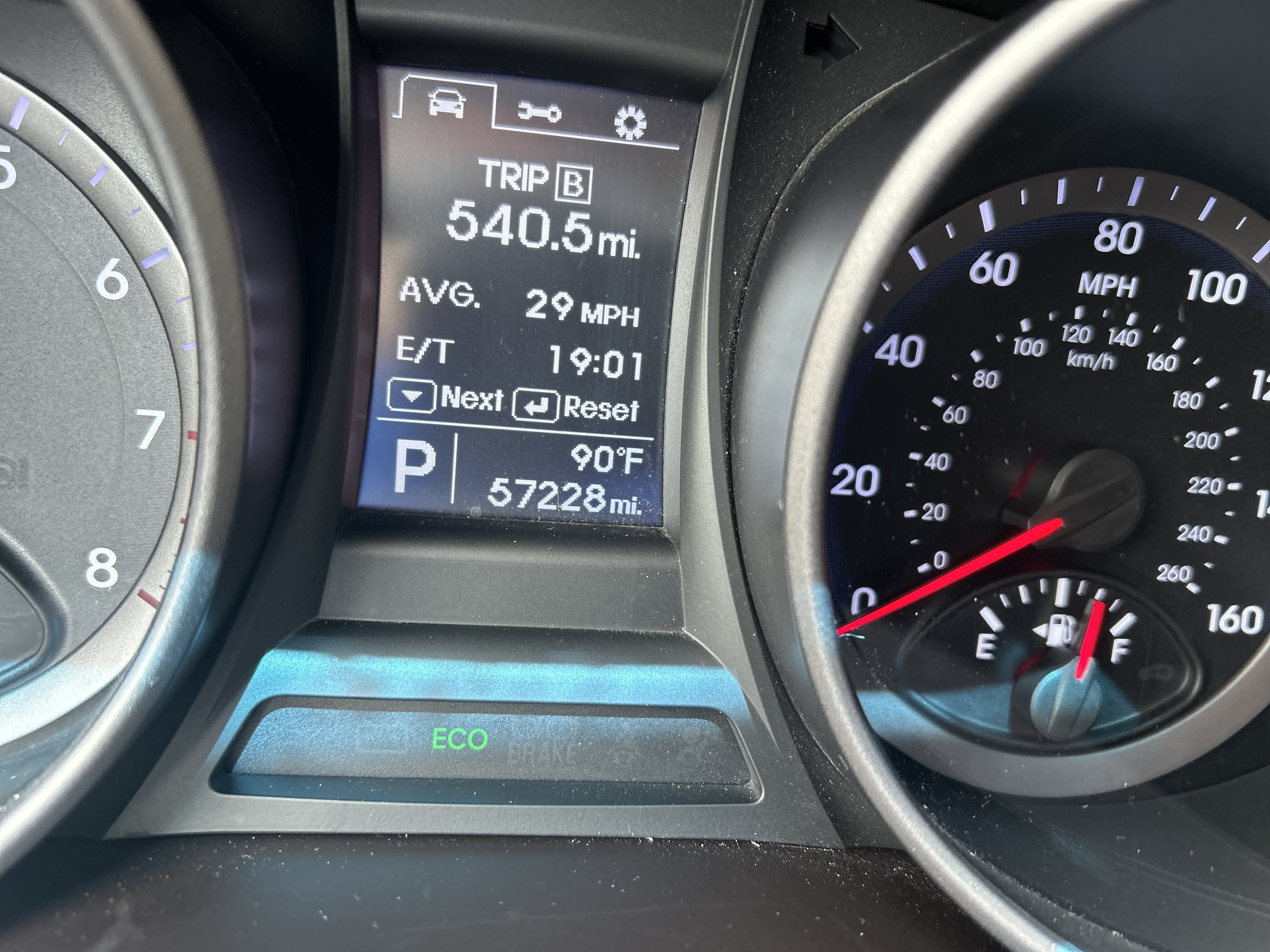 Used 2015 Serrano Red Hyundai Base image 11