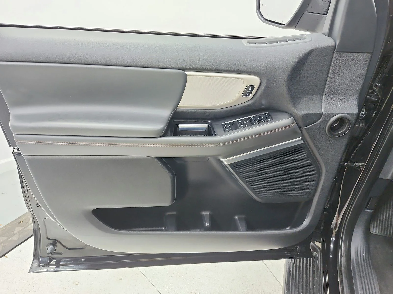 Used 2025 Black Ford Active image 40