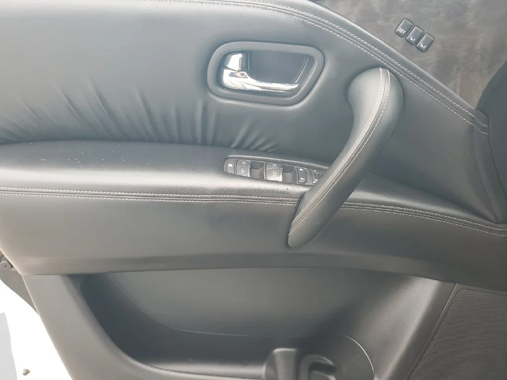 Used 2022 White Nissan Platinum 4WD image 23