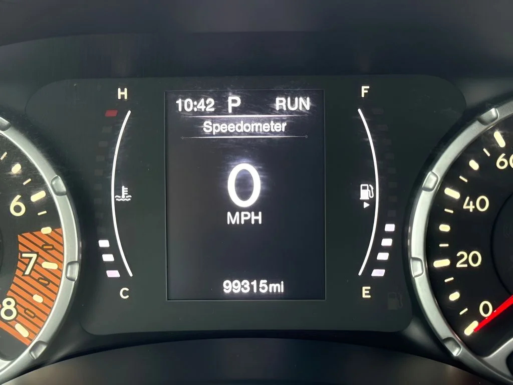 Used 2021 Teal Jeep Sport image 14