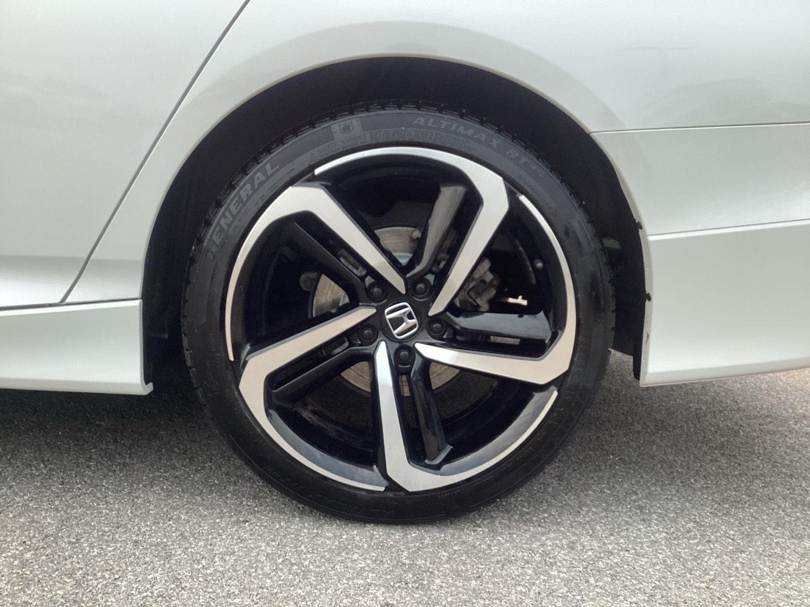 Used 2020 Platinum White Pearl Honda Sport image 8