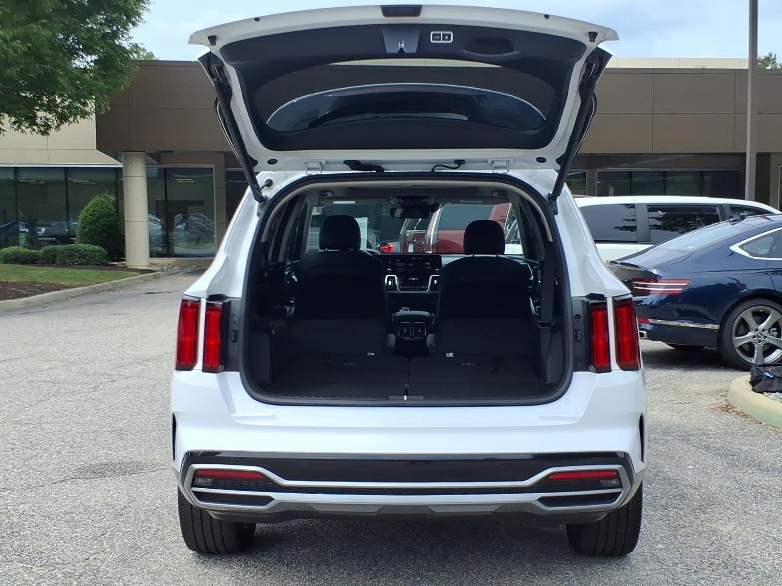 Used 2023 Glacial White Pearl Kia SX image 30