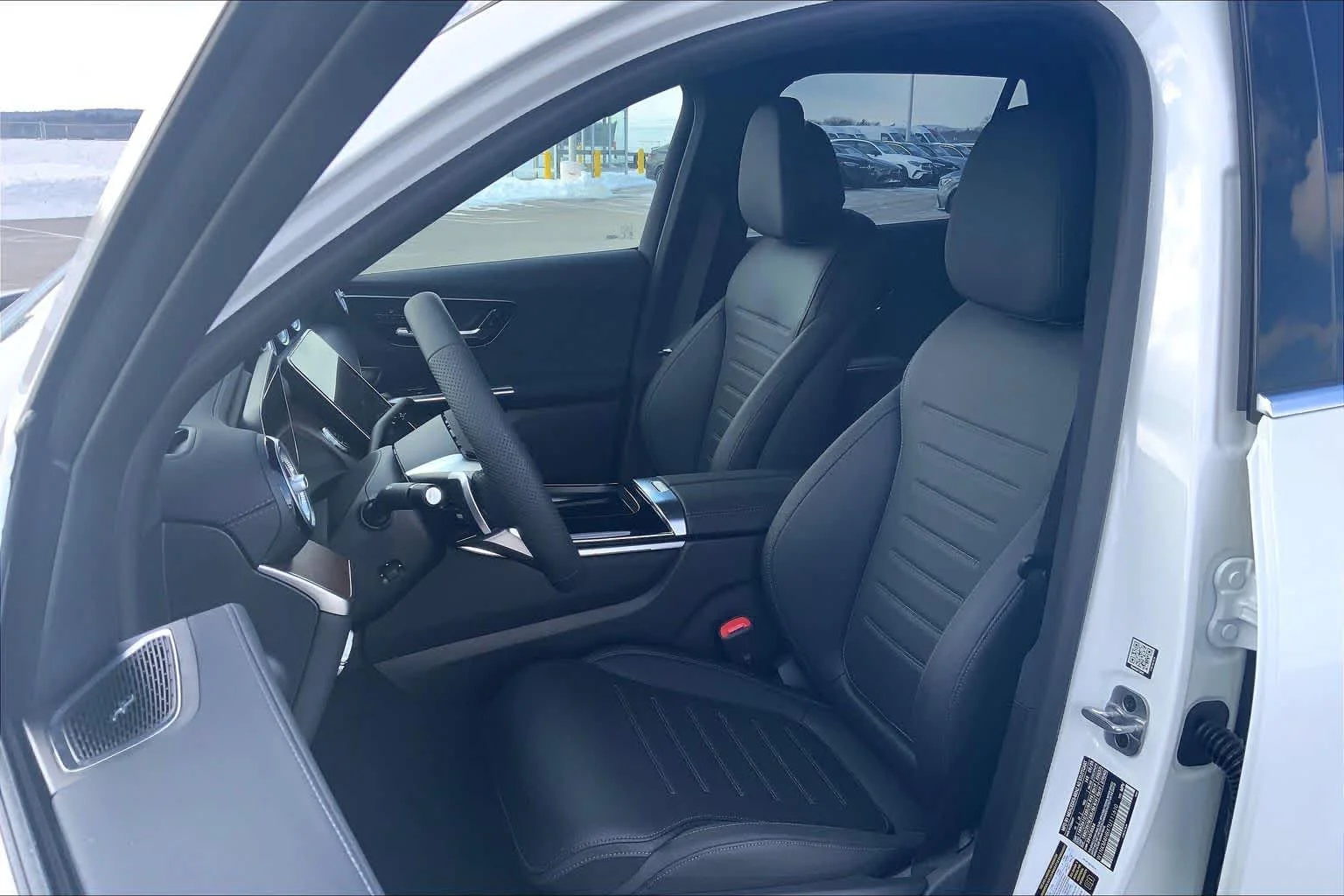 New 2026 Polar White Mercedes-Benz GLC 300 image 13