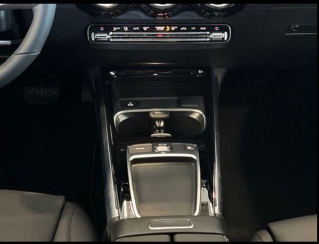 New 2026 Polar White Mercedes-Benz GLB 250 image 15