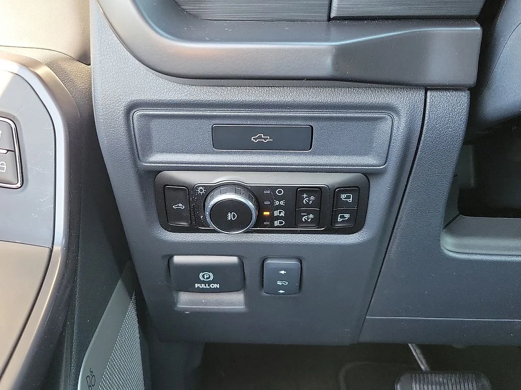 New 2026 Carbonized Gray Metallic Ford Tremor® image 14