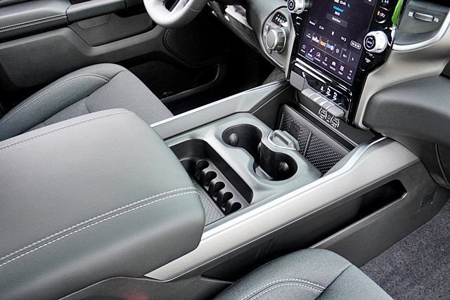 New 2026 Bright White Clear-Coat Exterior Paint RAM Big Horn/Lone Star image 15