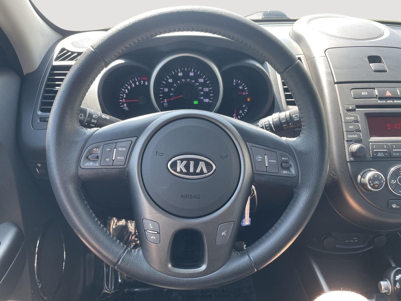 Used 2012 Molten Kia + image 6