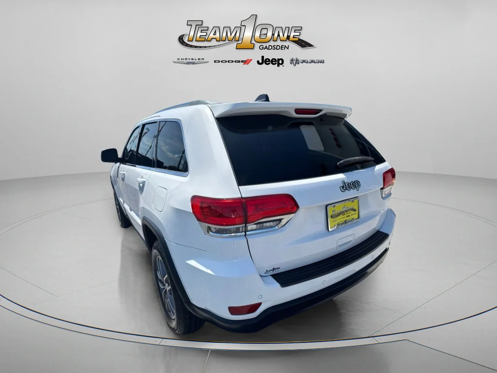 Used 2018 Bright White Clearcoat Jeep Laredo E image 7