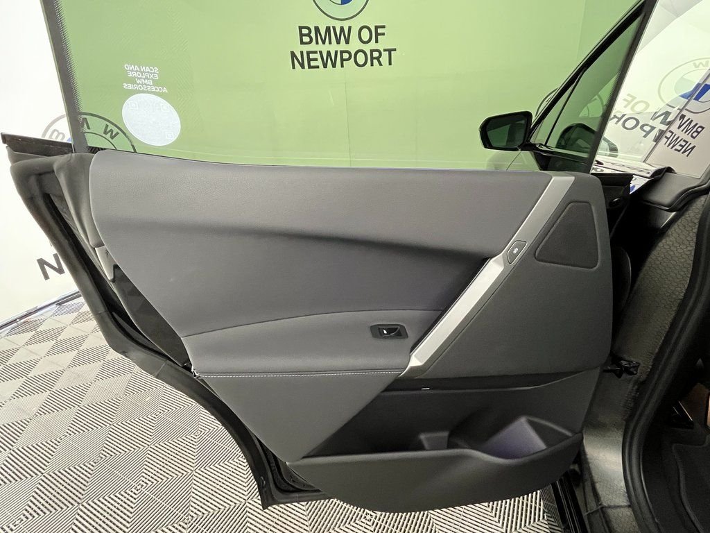 Used 2025 Black BMW xDrive50 image 26