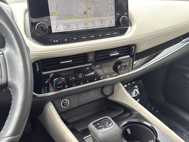 Used 2023 White Nissan SL image 33
