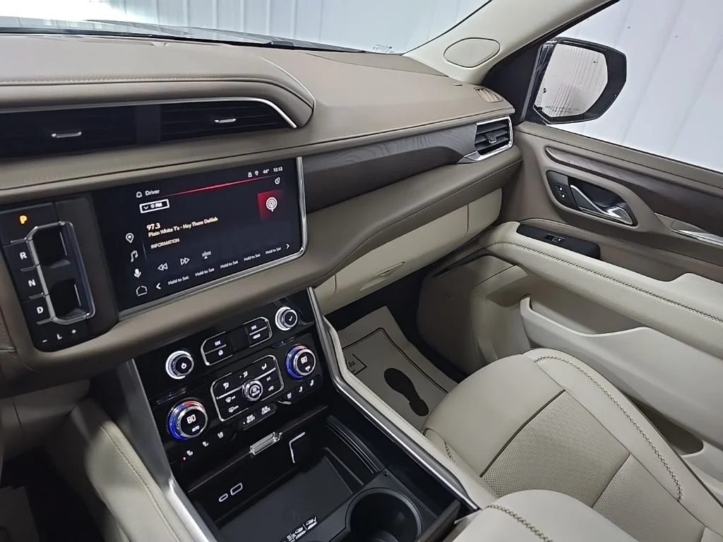 Used 2023 Titanium GMC Denali image 27