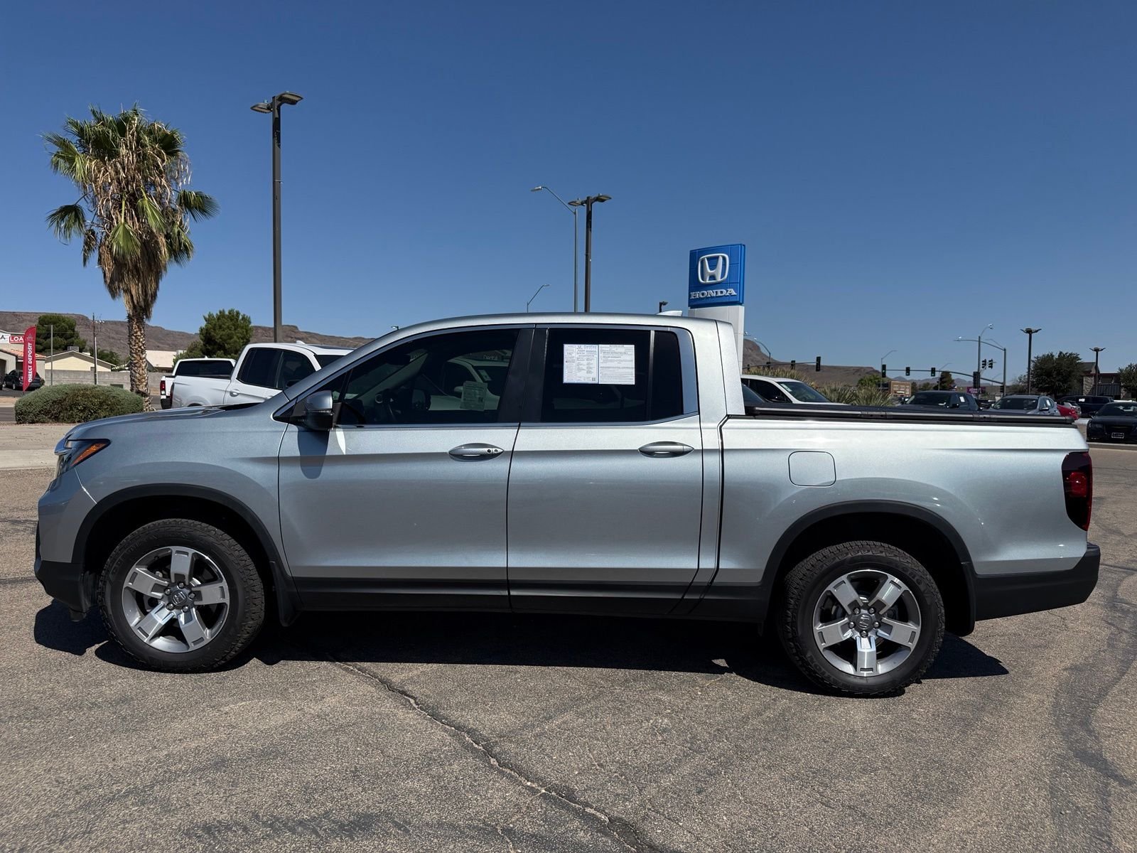Certified Used 2025 Solar Silver Metallic Honda AWD RTL image 10