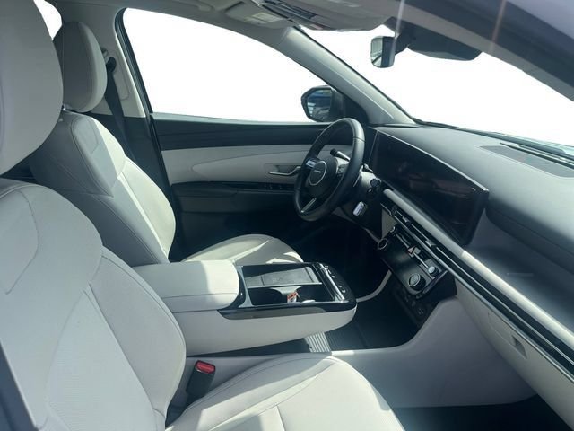 Certified Used 2025 White Hyundai SEL Convenience image 15