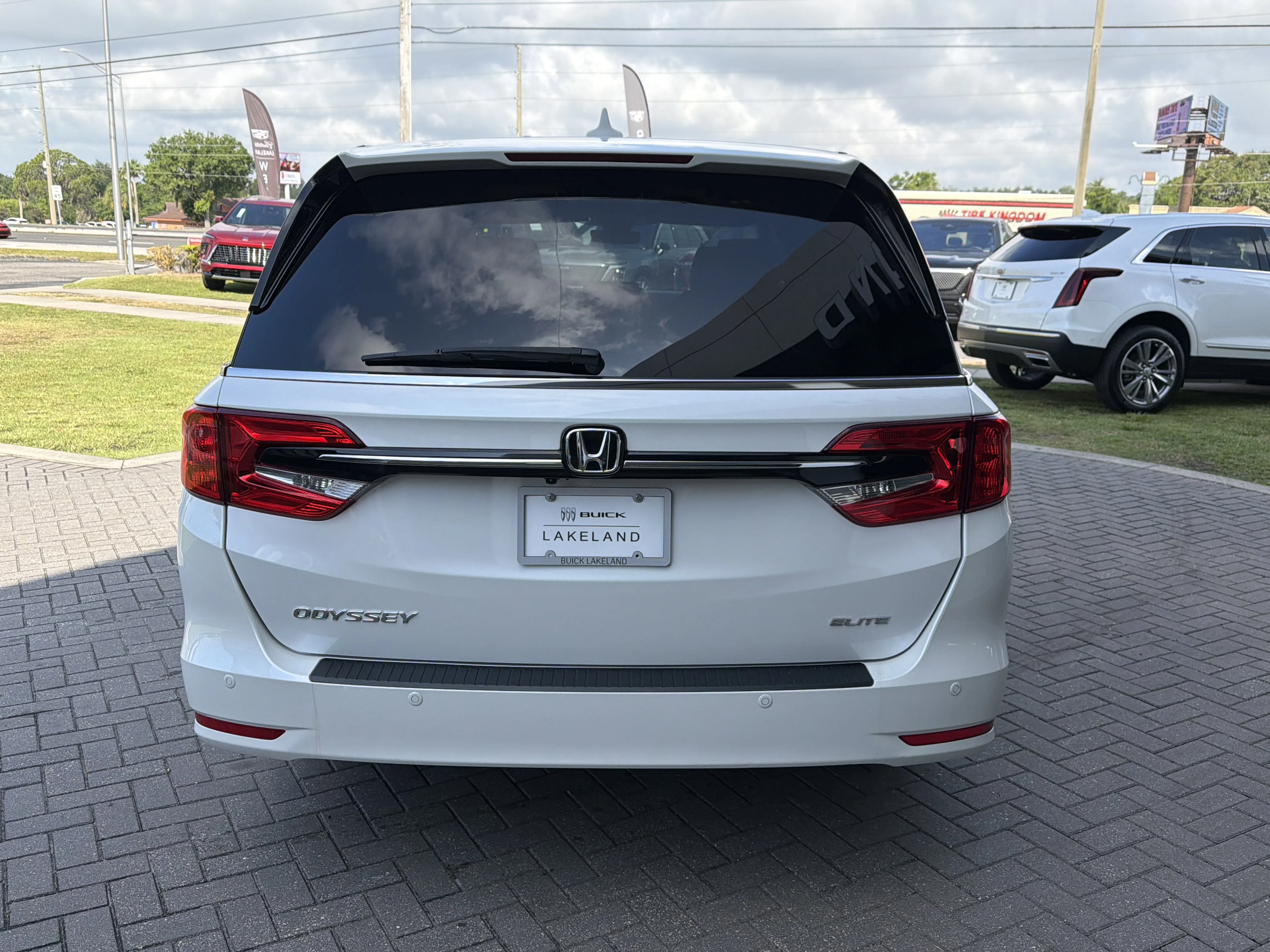 Used 2022 Platinum White Honda Elite image 5