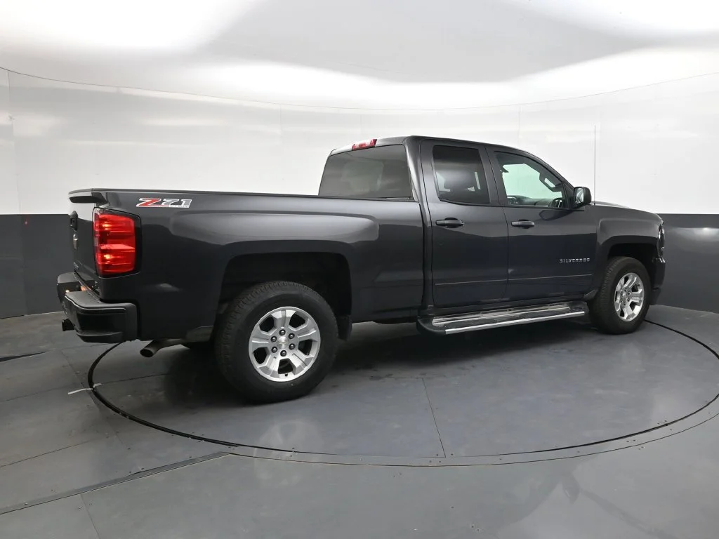 Used 2016 Tungsten Metallic Chevrolet LT image 4