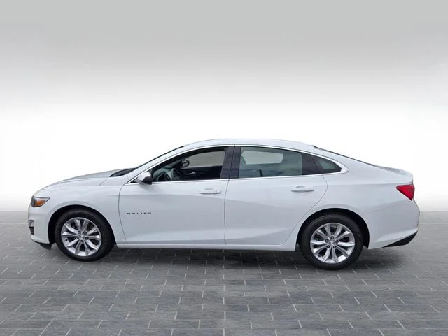 Used 2023 White Chevrolet LT image 4