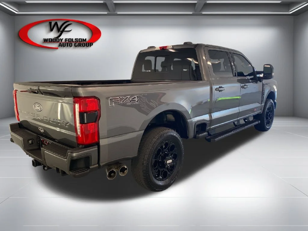 New 2027 Gray Ford Lariat image 7