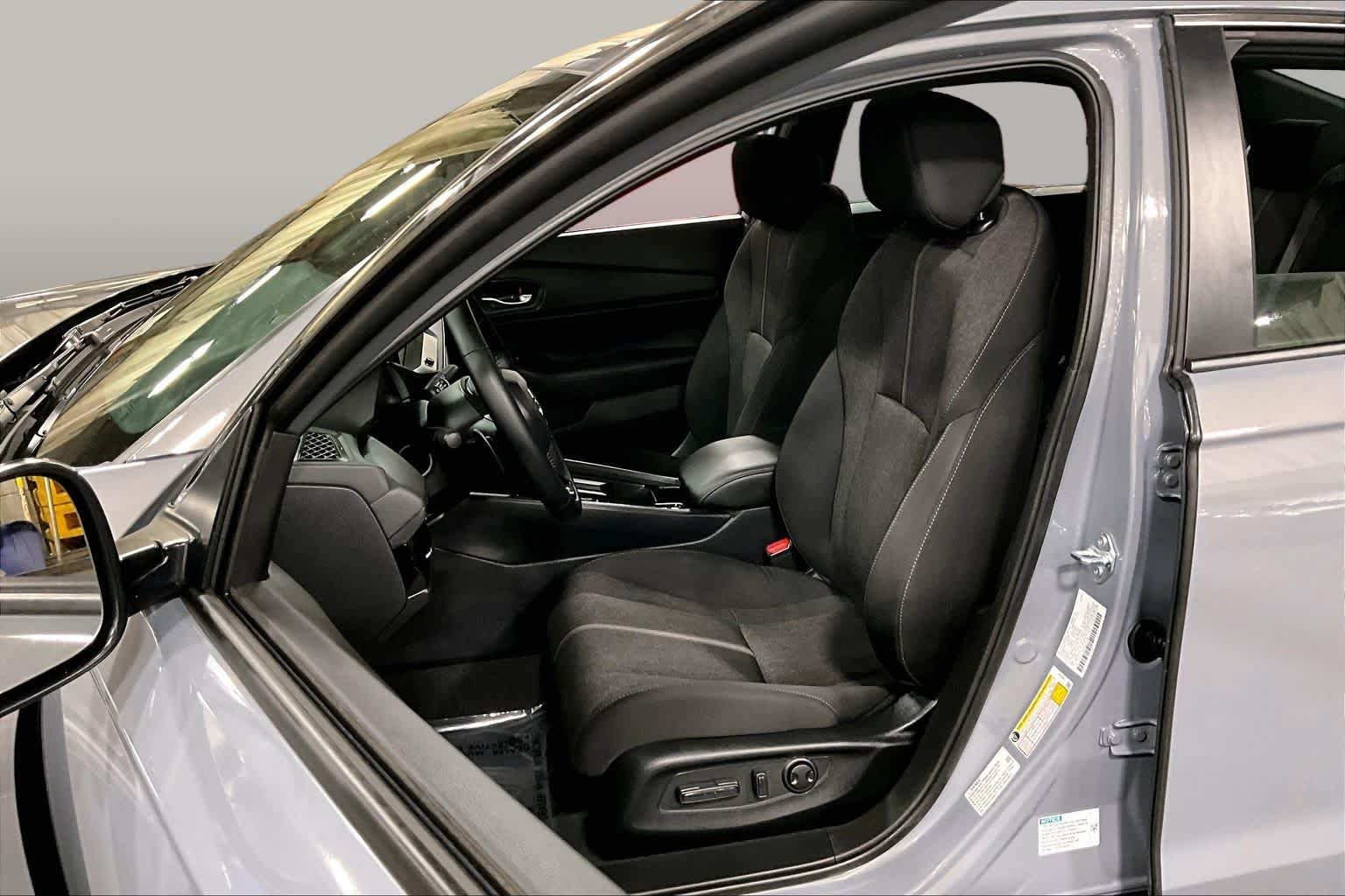 Used 2025 Urban Gray Pearl Honda Sport image 8