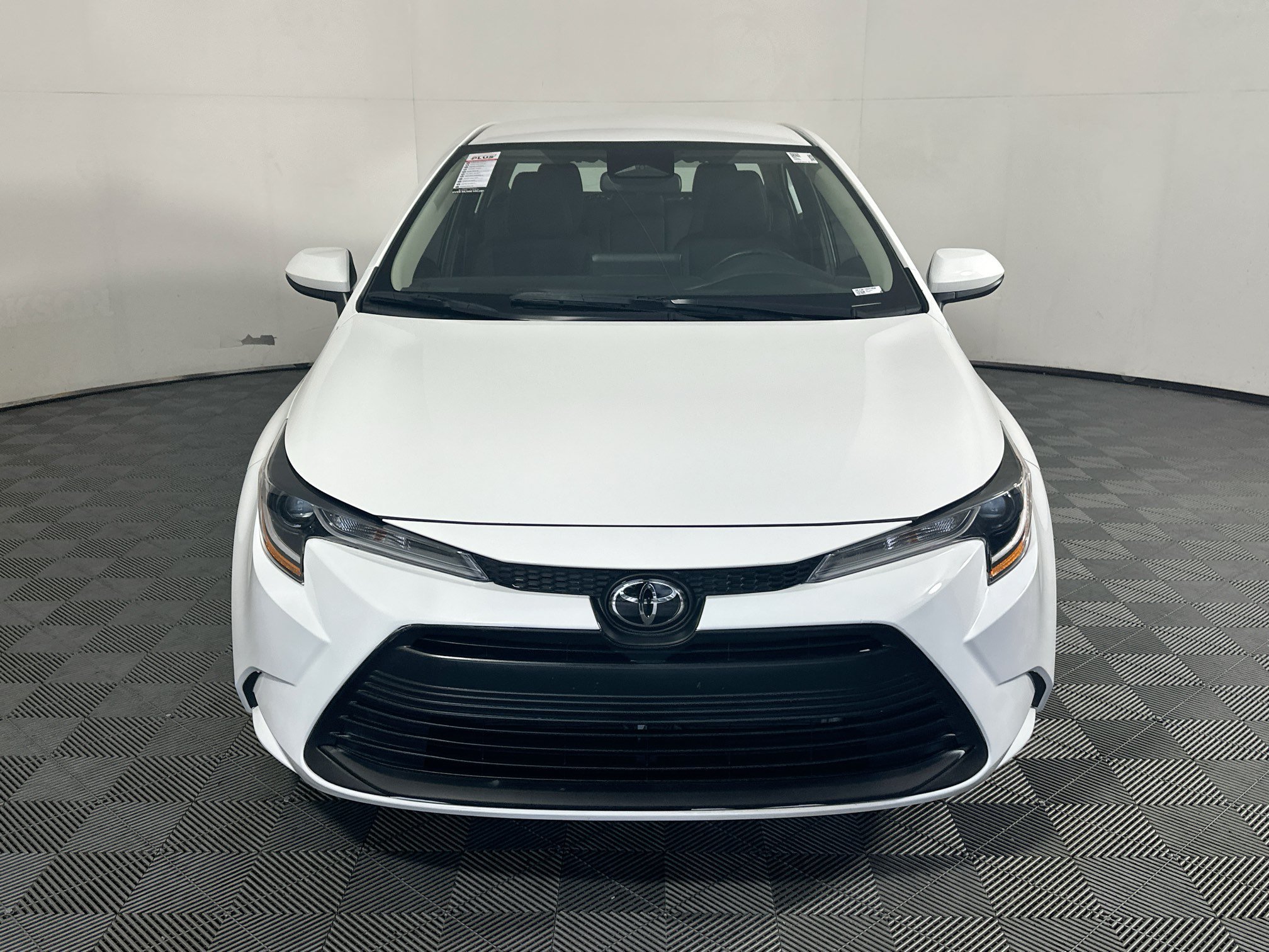 Used 2024 Ice Toyota LE image 8