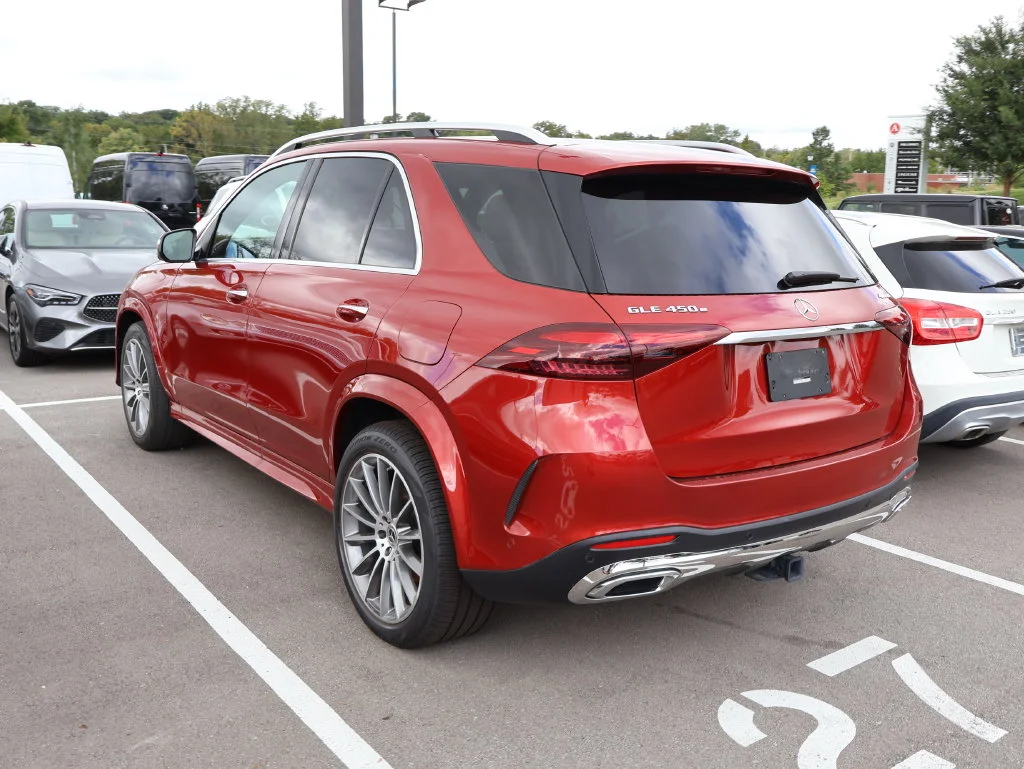 Used 2024 Red Mercedes-Benz GLE 450e image 10