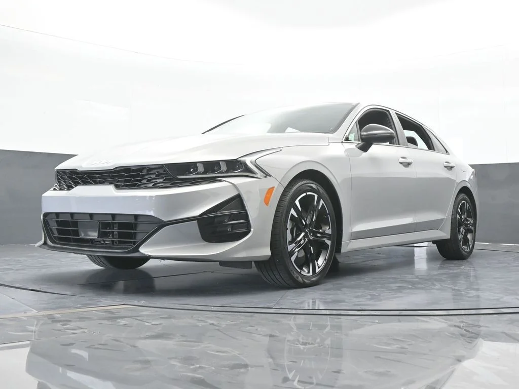 Used 2024 Wolf Gray Kia GT-Line image 59