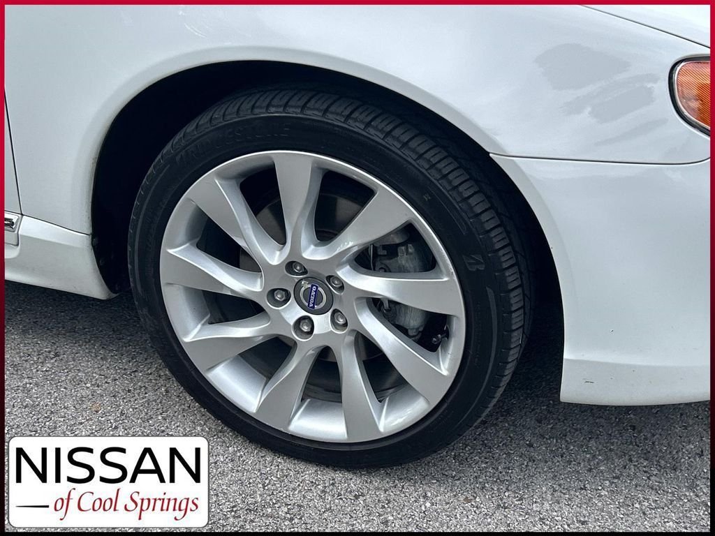 Used 2016 White Volvo T5 image 9