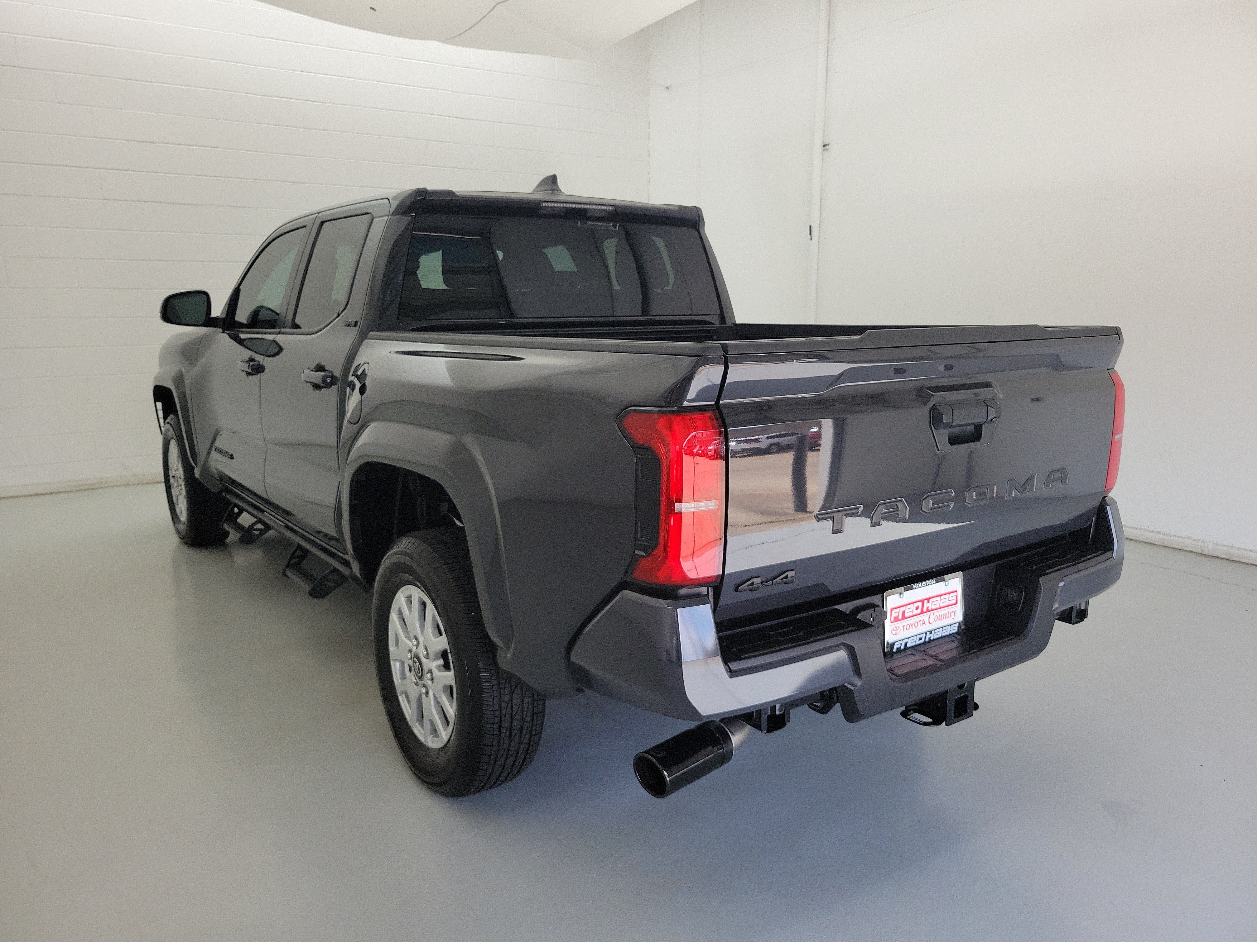Used 2025 Underground Toyota SR5 image 7