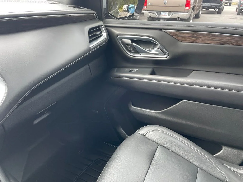 Used 2021 Gray Chevrolet Z71 image 21