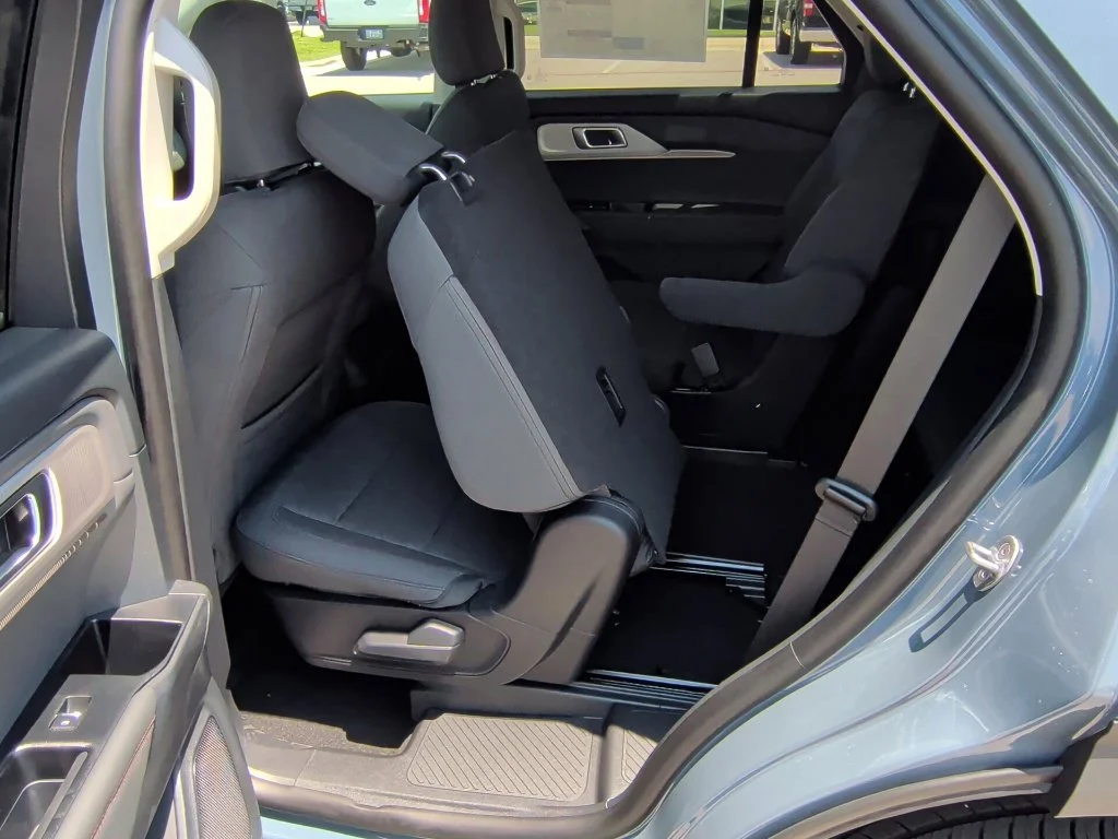 Used 2026 Vapor Blue Metallic Ford Active image 35