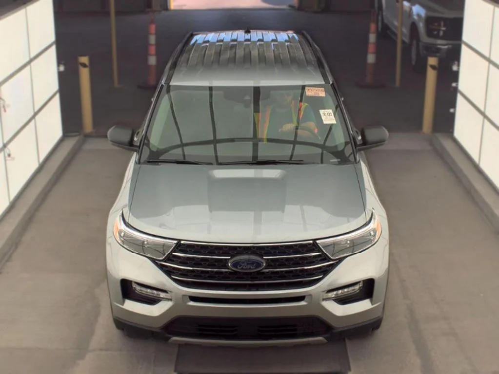 Used 2023 Silver Metallic Ford XLT image 3