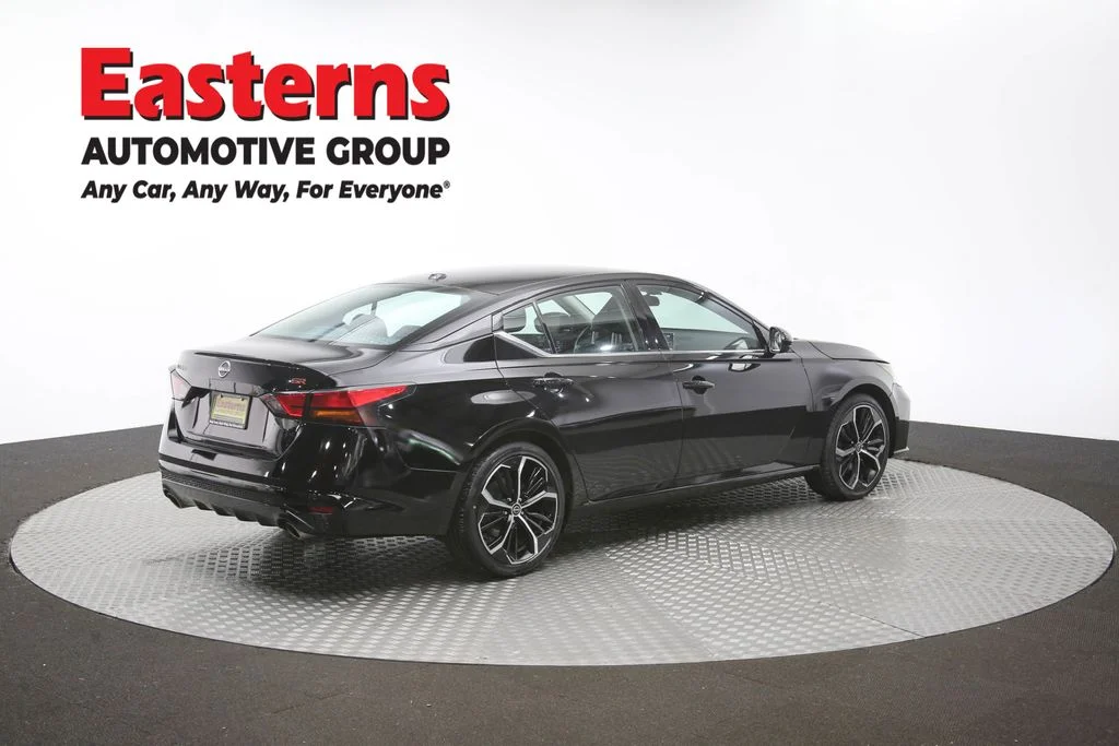 Used 2024 Black Nissan 2.5 SR image 41