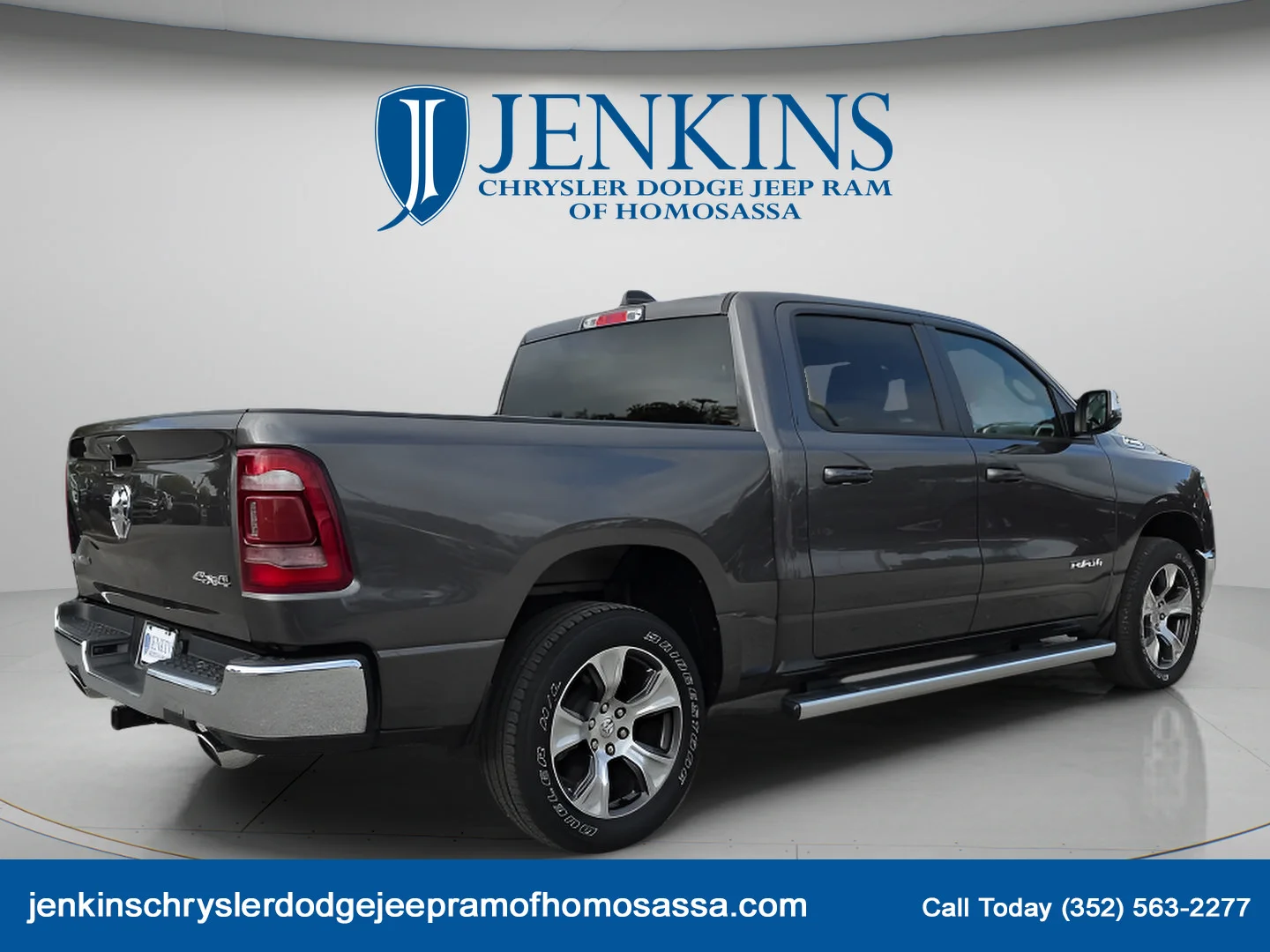 Used 2023 Granite Crystal Metallic Clearcoat Ram Laramie image 5