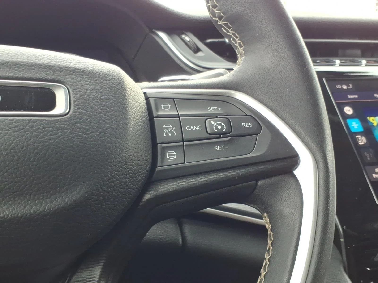 Used 2023 Silver Zynith Jeep Laredo image 26