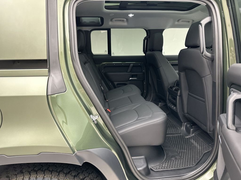 New 2026 Woolstone Green Metallic Land Rover S image 7