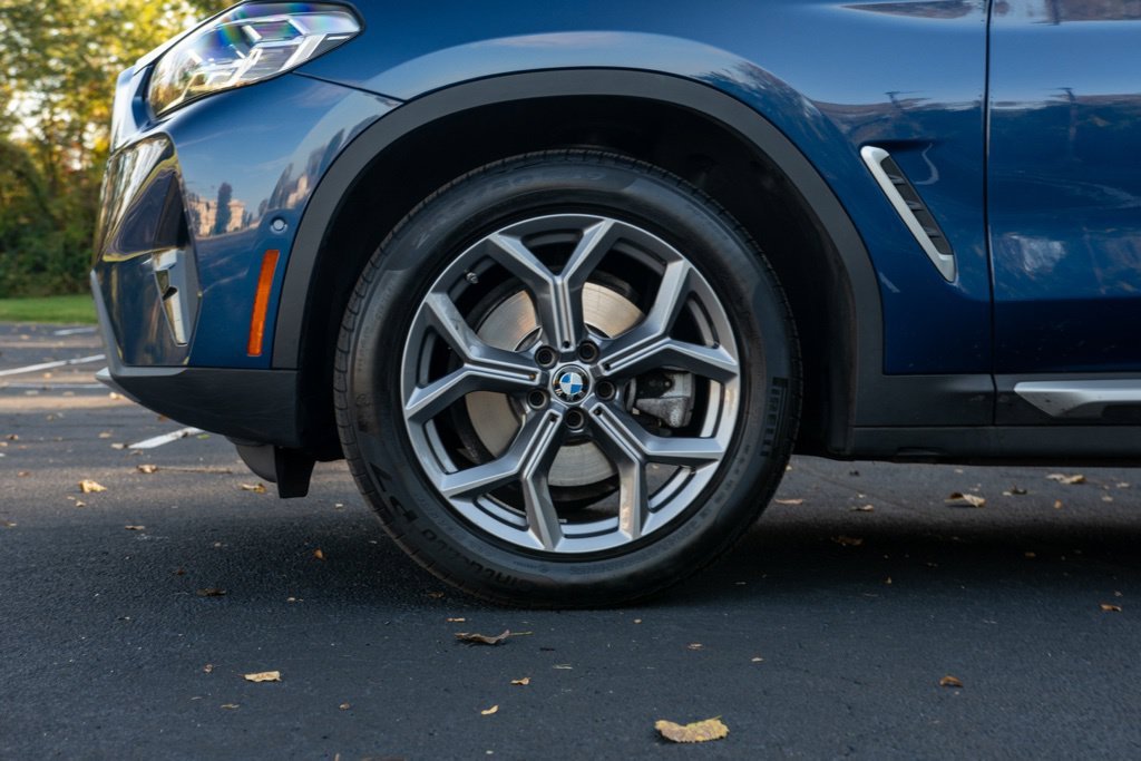Certified Used 2024 Blue BMW xDrive30i image 3